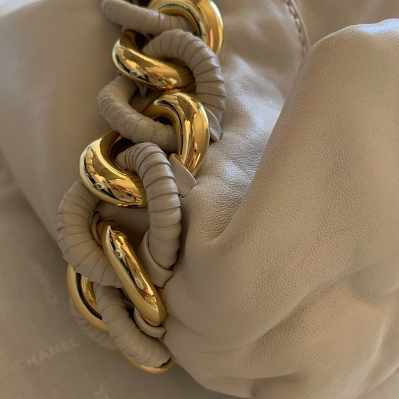 ID CHAIN LARGE MICHAEL KORS HOBO BAG- VANILLA - Picture 6 of 9